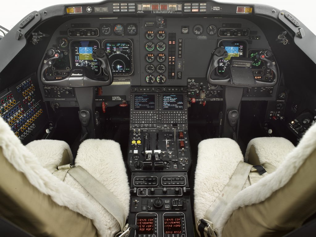 Hawker 400XP Private Jet Interior, Speed, Range PRIVAIRA
